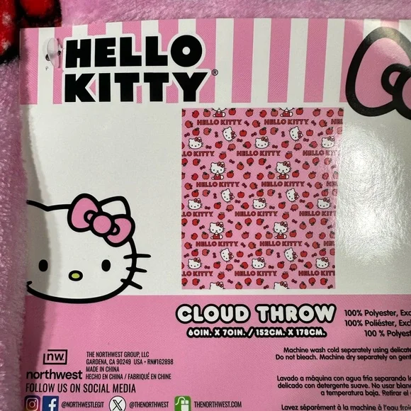 Hello Kitty 🍎 Throw blanket - Picture 3 of 3